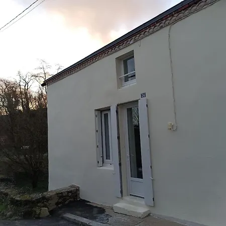 Les Bords De L'ouin - - Proche Puydufou - 4 Personnes Holiday home