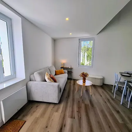 Holiday home Les Bords De L'ouin - - Proche Puydufou - 4 Personnes